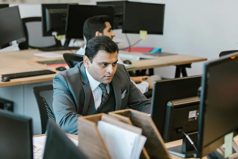Reclaiming the Workday: How Adult IQOS Switchers Are Eliminating the Hidden Time Tax of Traditional Smoke Breaks